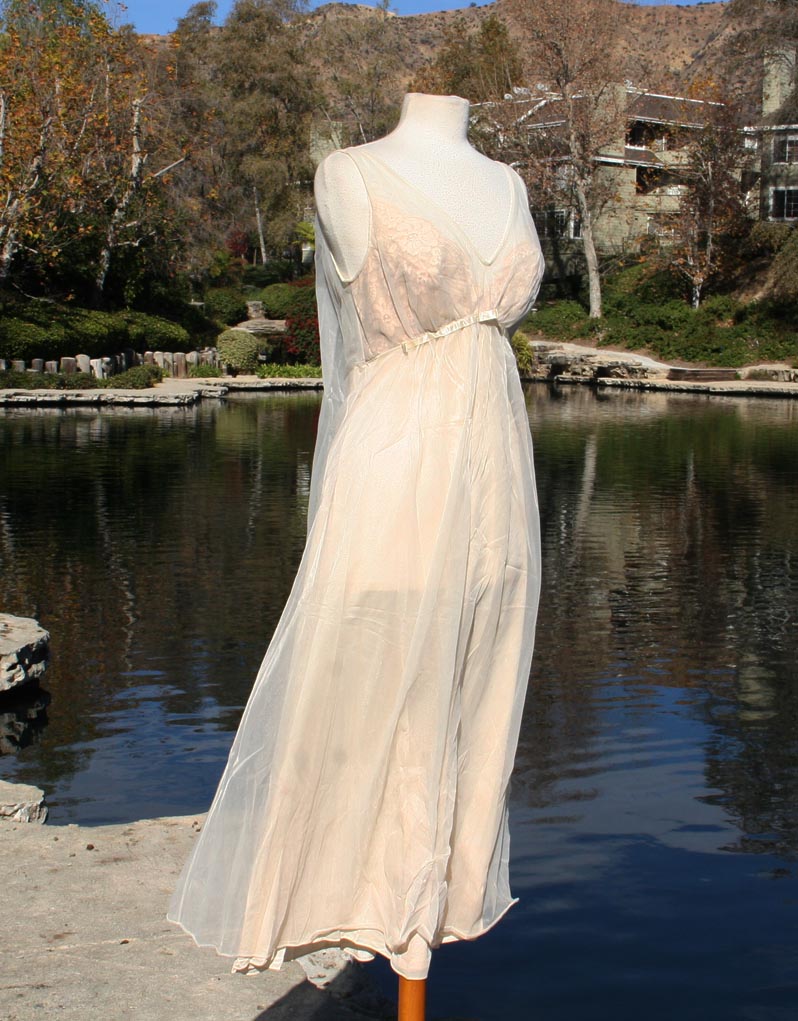 Sheer Lace Lining Back Cape